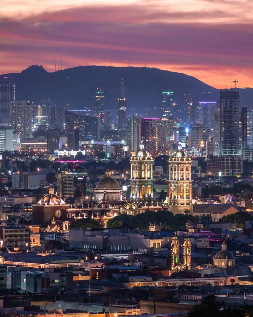 foto de un atardecer en la Ciudad de Puebla, Mexico
